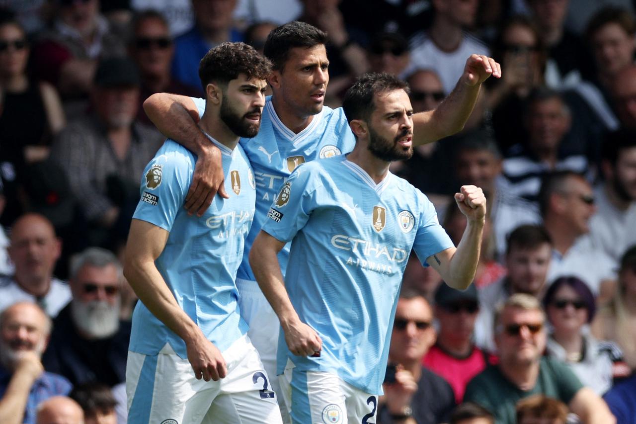 Premier League -  Fulham v Manchester City