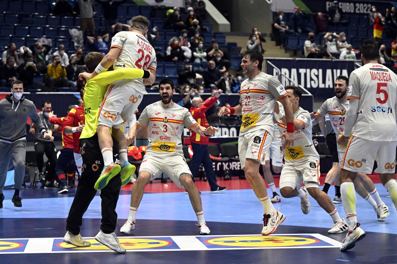 EHF 2022 Men's European Handball Championship - Main Round - Russia v Spain