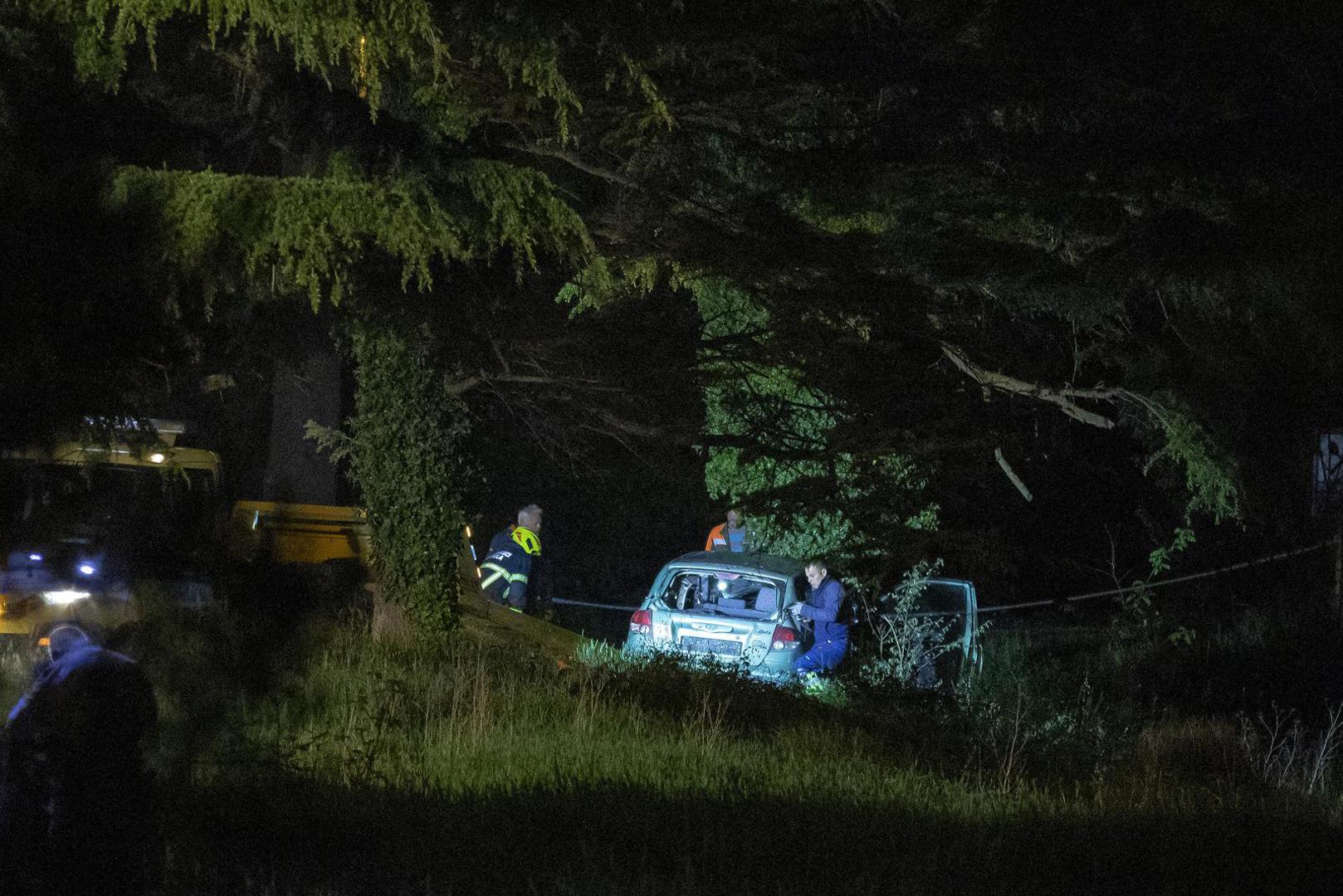 03.05.2022.., Pula - 
Prometna nesreca na zupaniskoj cesti Fazana-Veli vrh prije skretanja za Stinjan. Hundai Getz zelene boje sletio je sa ceste te udario u stablo. Osoba je preminula u vozilu pitne pomoci. Photo: Srecko Niketic/PIXSELL