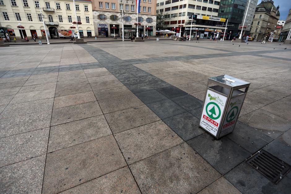 05.08.2014., Zagreb - Vrijeme godisnjih odmora ispraznilo je sredisnji gradski trg.  Photo: Dalibor Urukalovic/PIXSELL