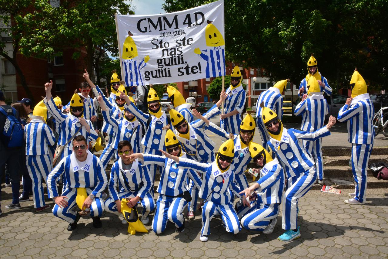 17.05.2016., Slavonski Brod - Veseli i mastoviti maturanti oprastaju se od srednje skole te se spremaju za zavrsnu svecanost na gradskom Korzu.  Photo: Ivica Galovic/PIXSELL