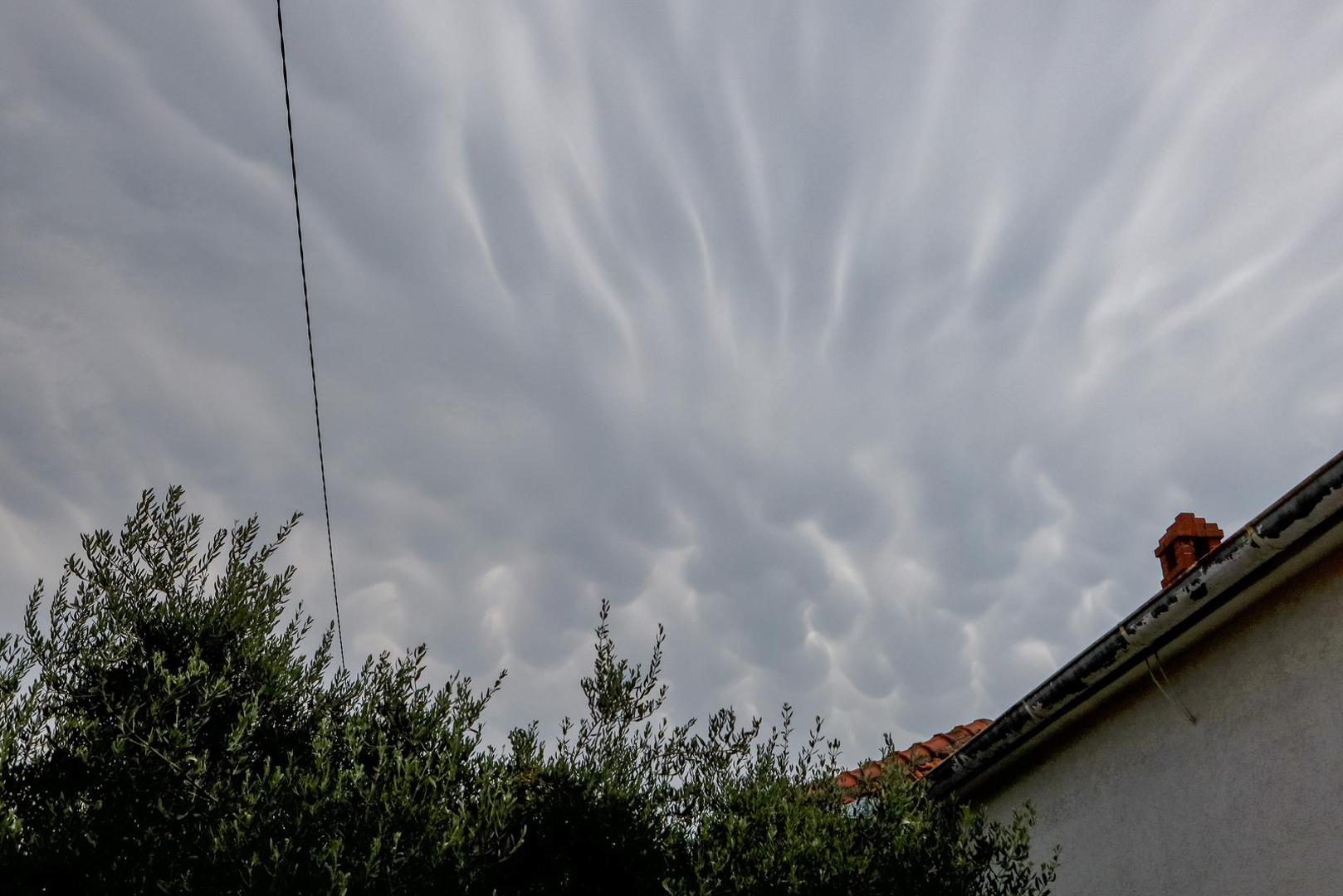 22.07.2023., Zadar  -  Oblaci nad Zadrom Photo: Sime Zelic/PIXSELL