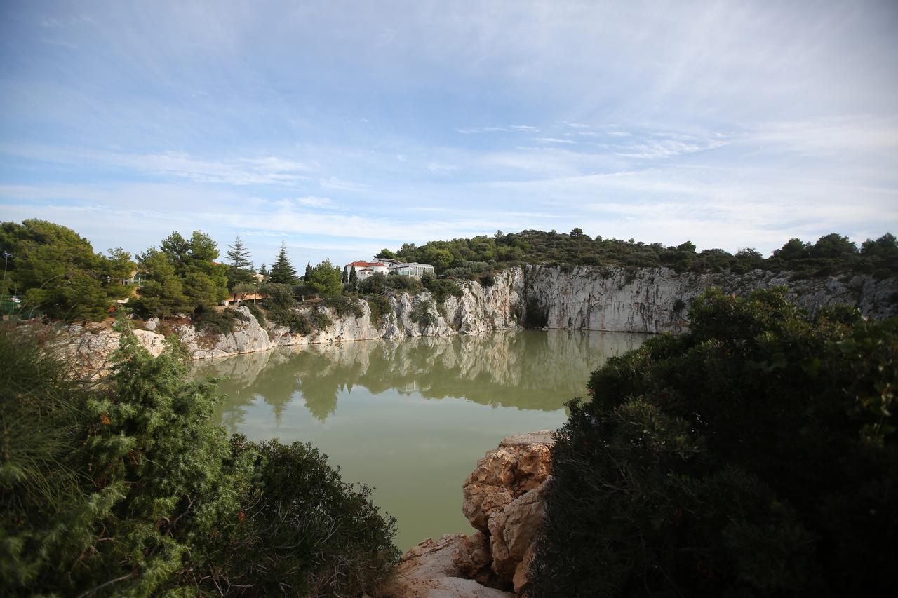 Rogoznčko jezero, poznatije pod imenom Zmajevo oko  promijenilo boju