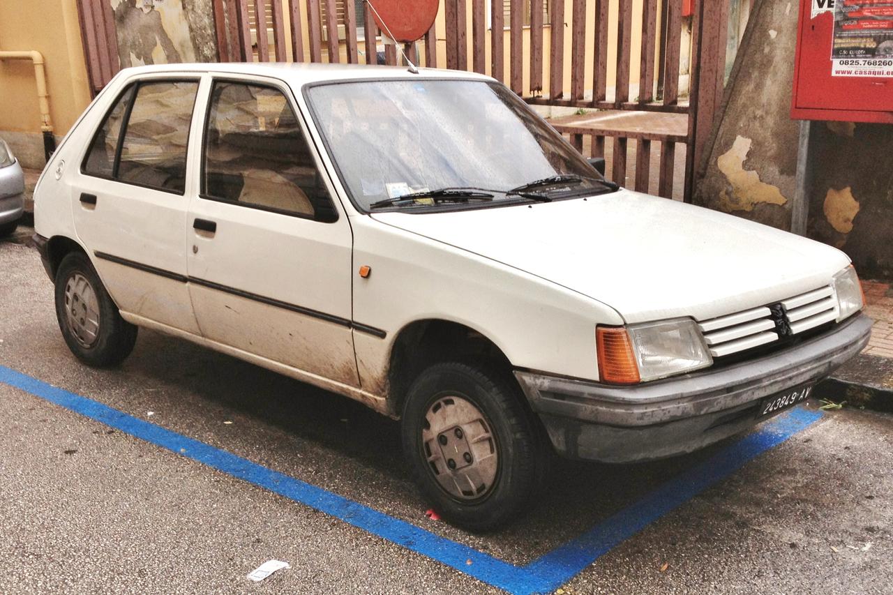 Peugeot 205