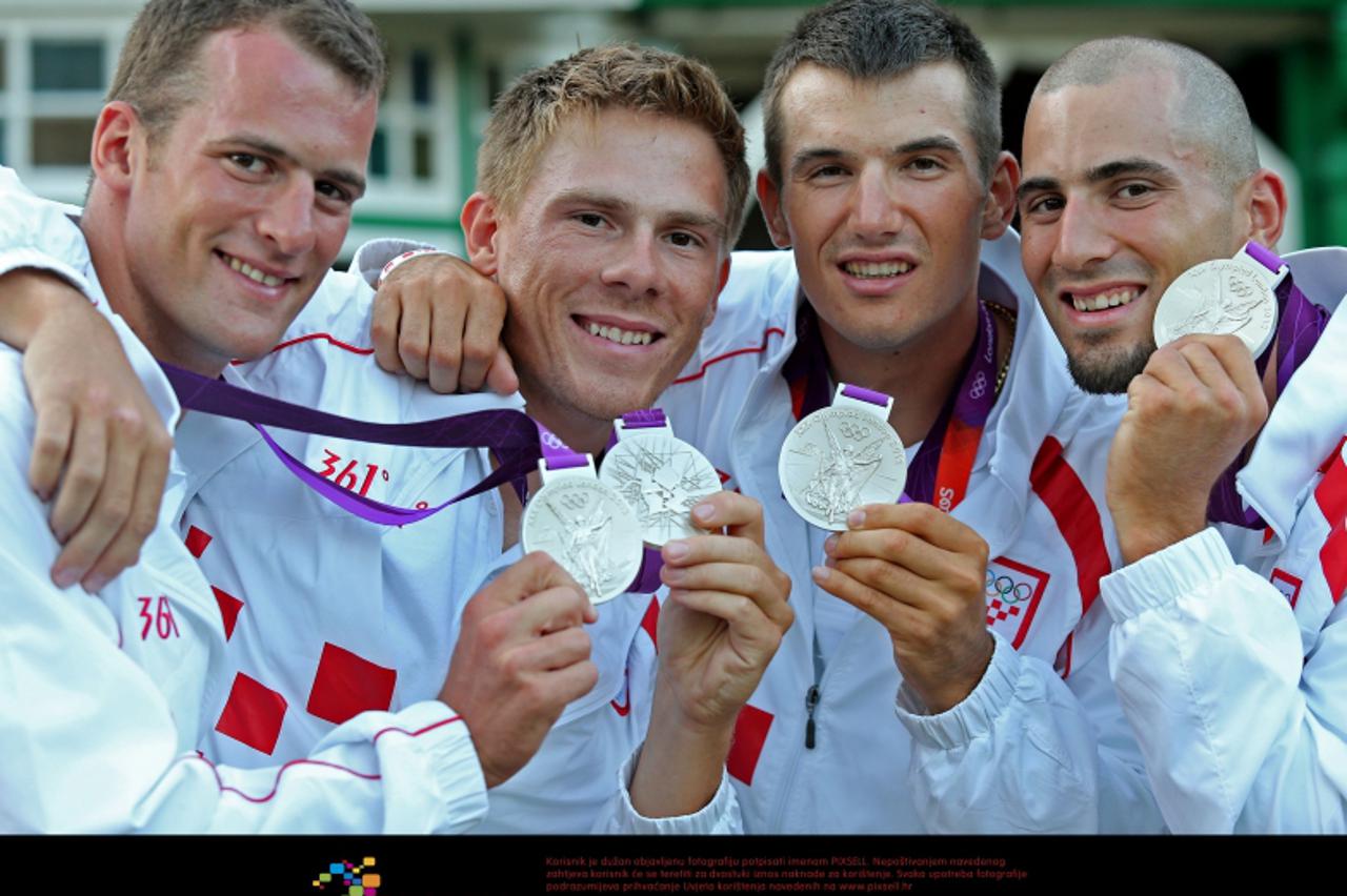 '03.08.2012., London - Ljetne Olimpijske igre London 2012. Hrvatski cetverac na parice u sastavu Valent Sinkovic, Damir Martin, Martin Sinkovic i David Sain osvojili su prvu medalju na olipmiskim igra