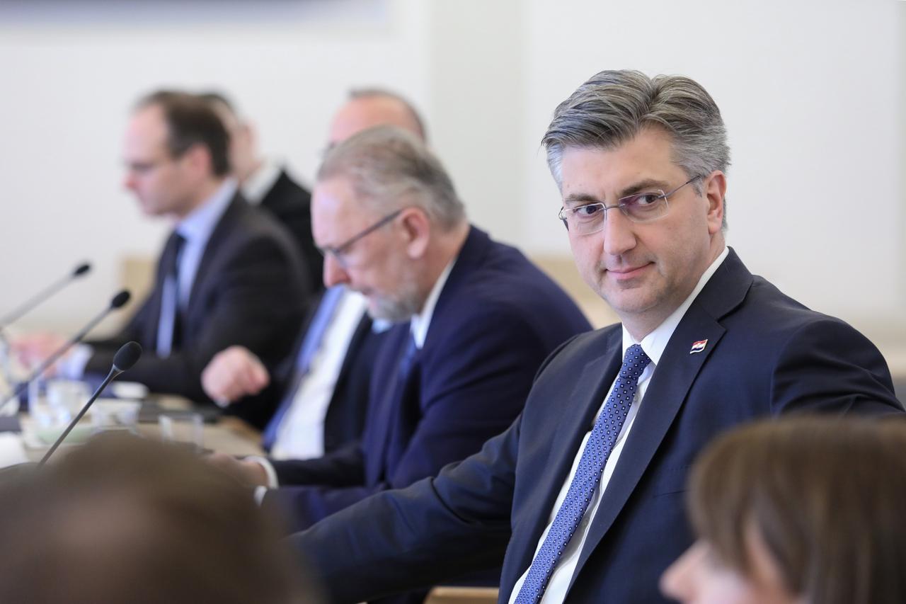 Plenković predvodio sastanak o koronavirusu u Banskim dvorima