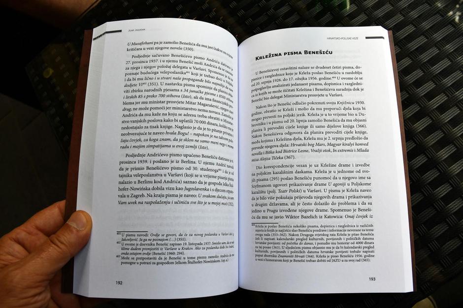 Slavonski Brod - Mladi znanstvenik dr. sc. Josip Jagodar objavio je knjigu "Hrvatsko-poljske veze u prvoj polovici i sredinom 20. stoljeća".