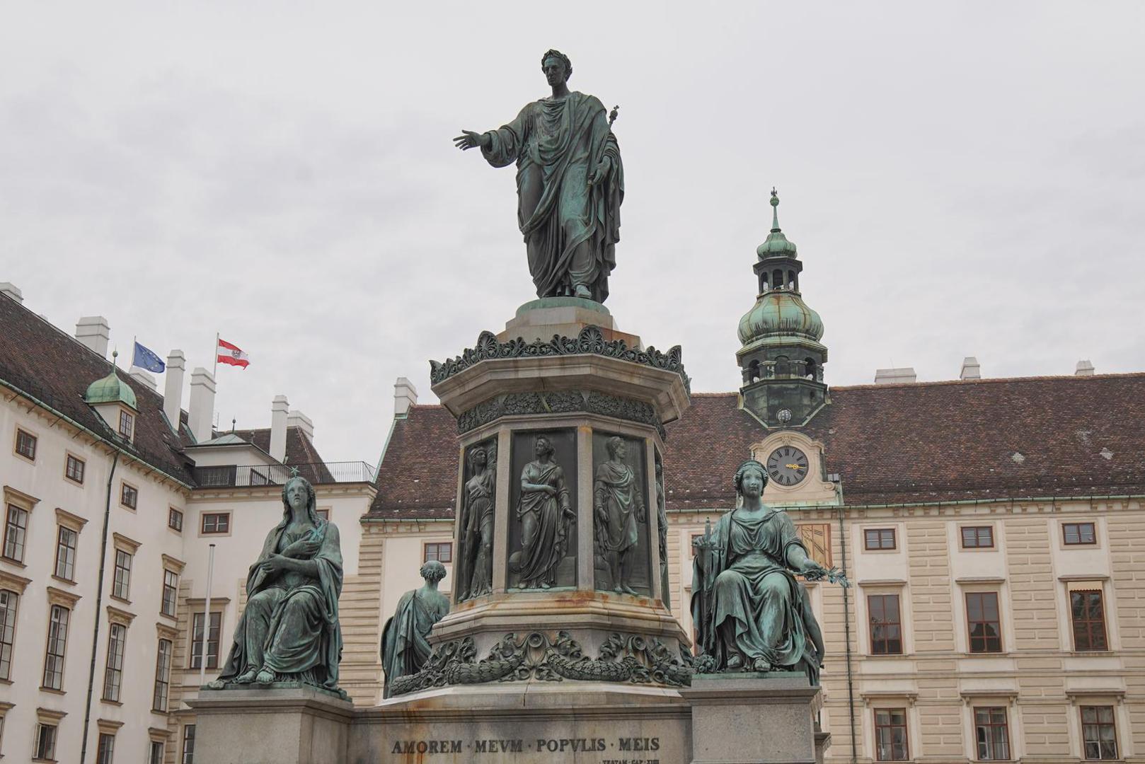 Ovo sigurno znate. Možemo reći da je bio i naša prijestolnica