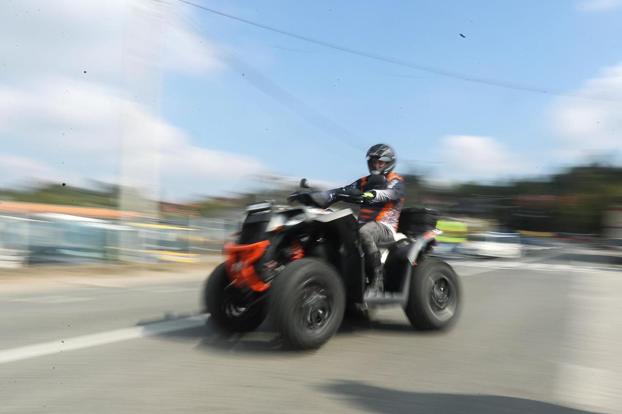 Sveti Ivan Zelina: Protestna vožnja vozača quadova i motocikla