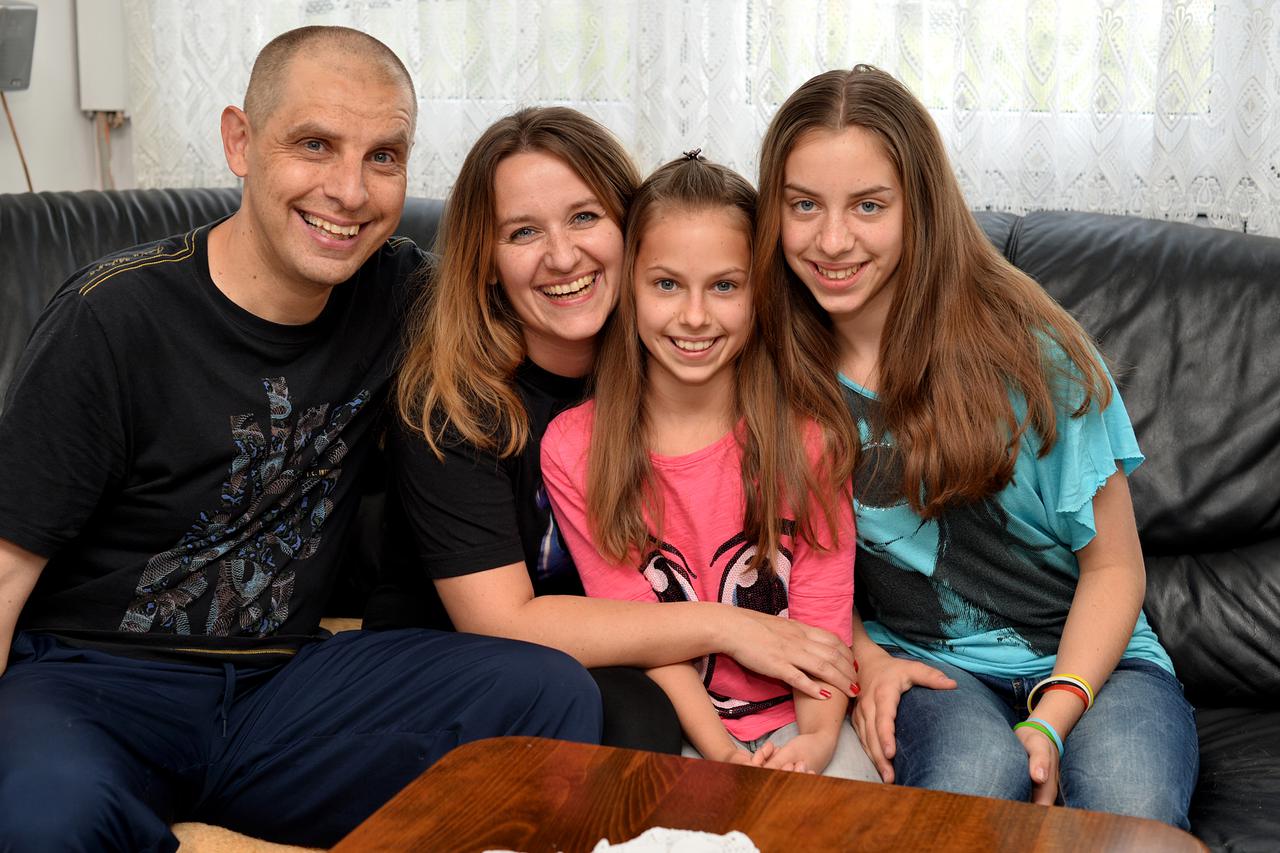 29.05.2014.,Zagreb - Obitelj Antunovic za veliku pricu o stresu na kraju skolske godine.Samir, Melita, Iva i Dorotea Antunovic.Photo: Marko Prpic/PIXSELL