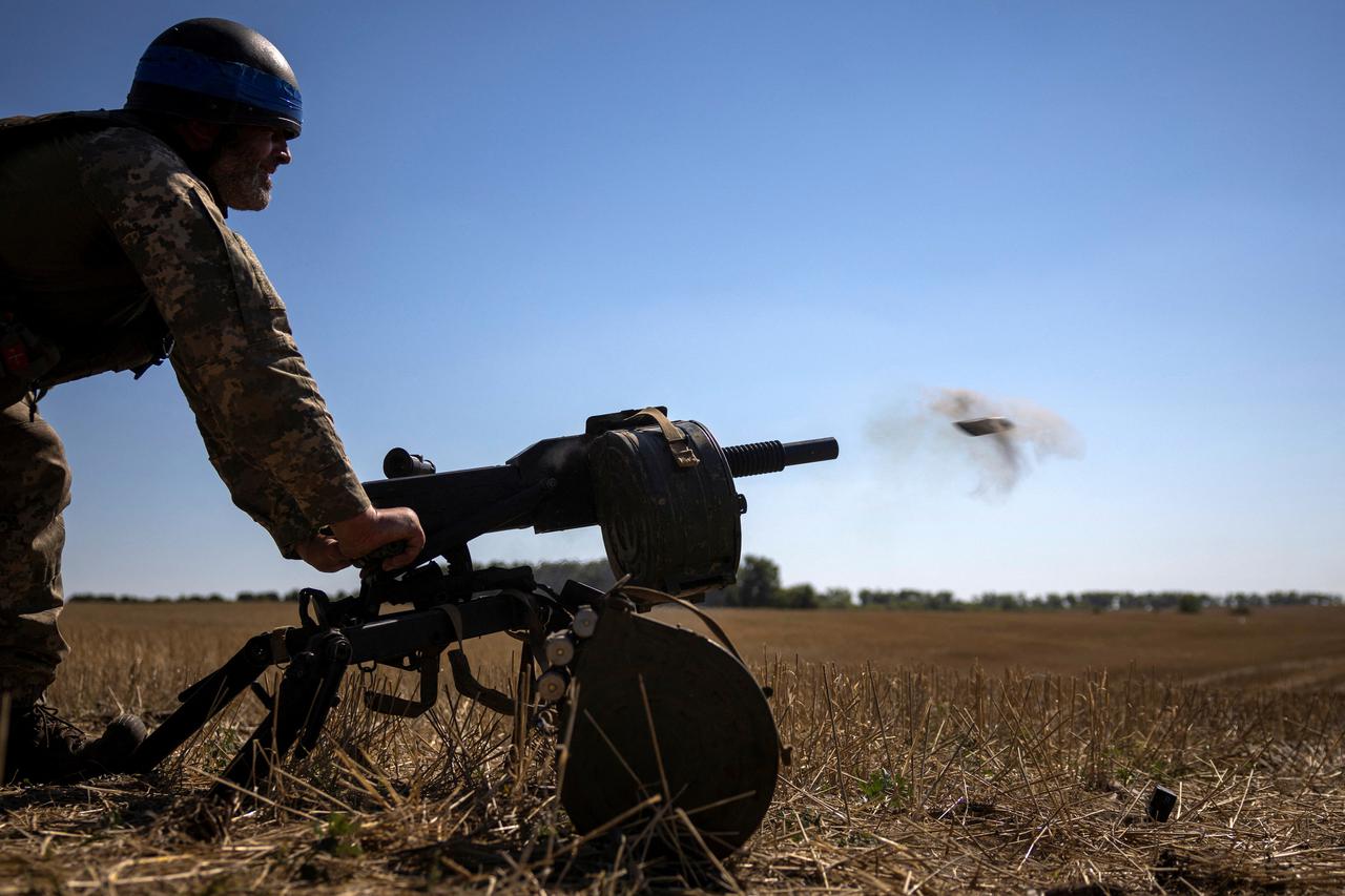 Ukrainian soldiers train in the Sumy region near the Russian border