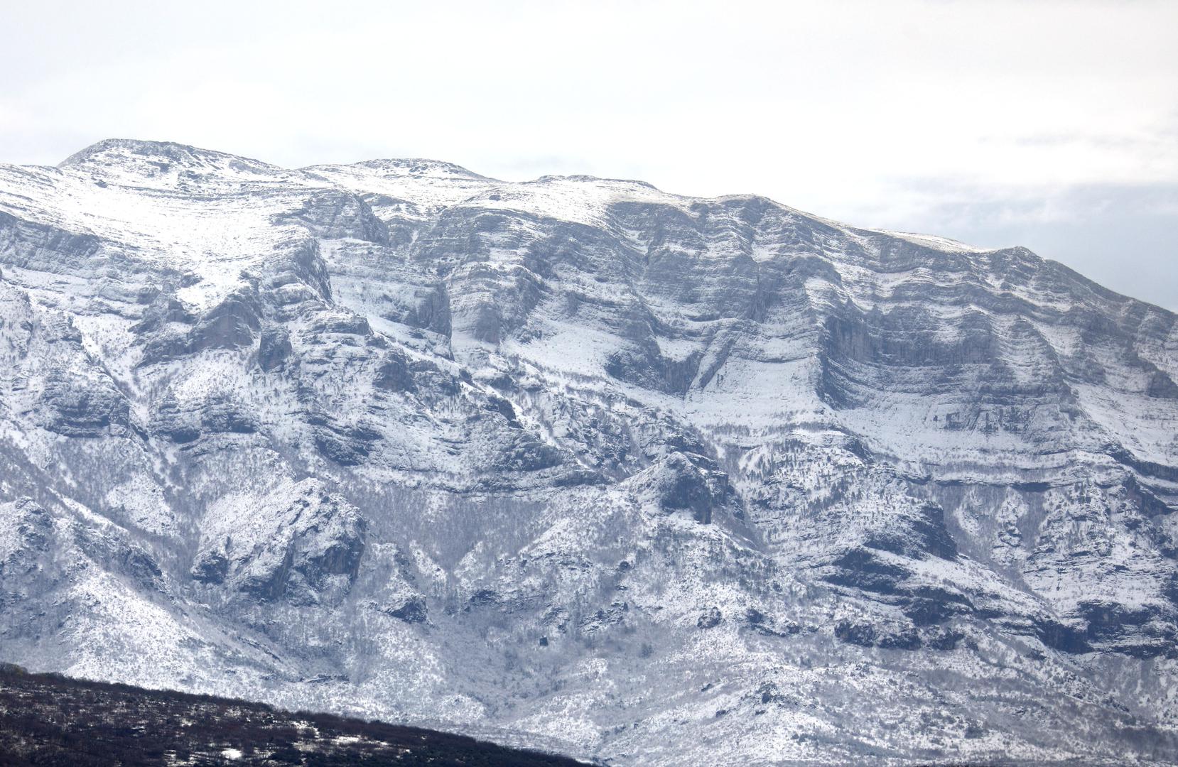 Prva asocijacija na hrvatski grad sa sedam rijeka bila bi da je on smješten podno planina, a ima ih čak – devet! 