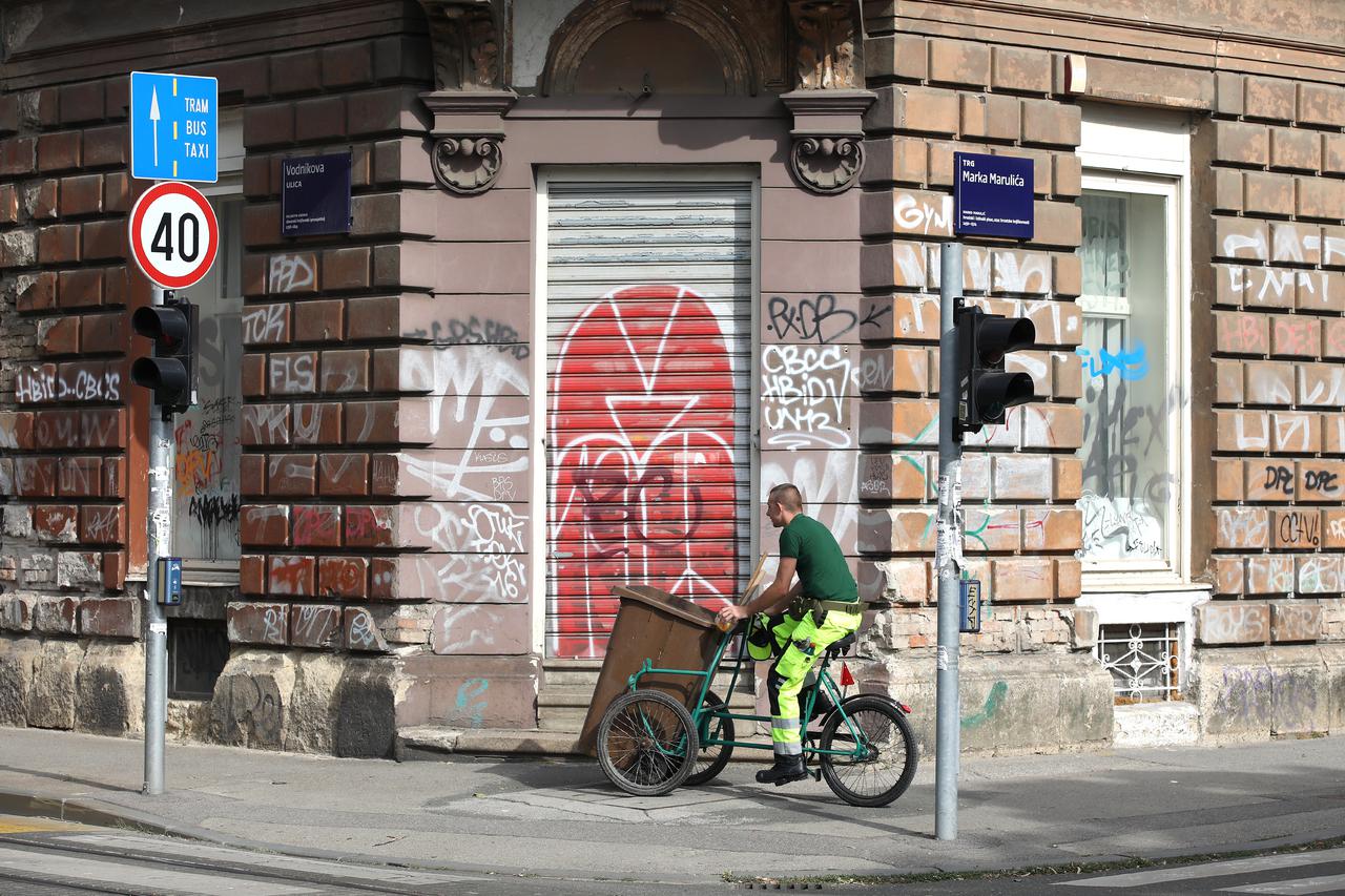 Zagreb: U Vodnikovoj i dalje ništa od uklanjanja grafita