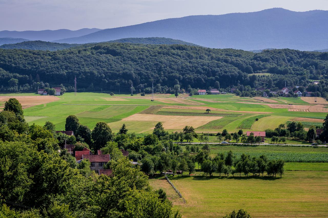 Zelena polja i livade kod Otočca 