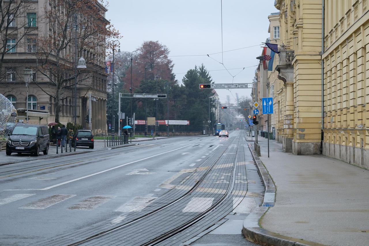 Zagreb: Prazne gradske ulice na blagdan Svetog Stjepana