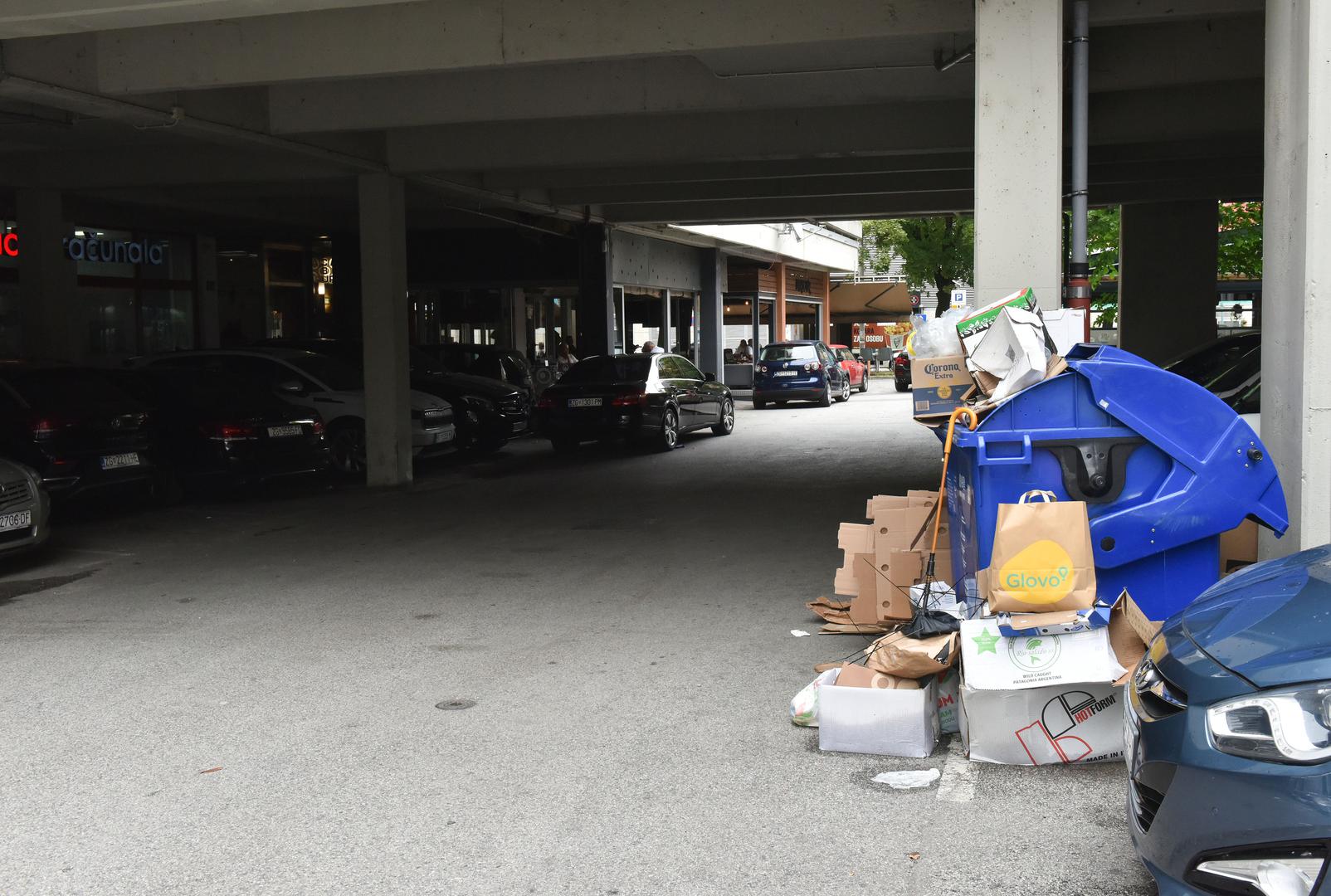 30.8.2023., Zagreb - Reportaza iz Novog Zagreba cije su javne povrsine zapustene. Photo: Davorin Visnjic/PIXSELL