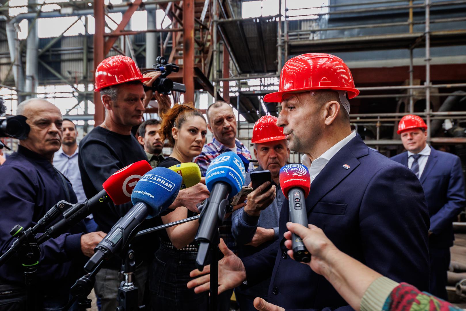 10.04.2024., Split. -  Posjeta Ministra Ivana Anuncia Brodogradilistu Split uz pratnju Tomislava Debeljaka i generala Tihomira Kundida, obisli su brod koji brodosplit gradi za Hrvatsku Vojsku. Photo: Zvonimir Barisin/PIXSELL