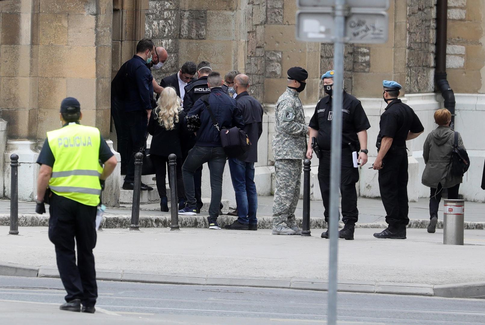 16.05.2020., Sarajevo, Bosna i Hercegovina - Dolazak vjernika u katedralu Srca Isusa na misu za Bleiburg. Misa je pocela u 12:15. Photo: Armin Durgut/PIXSELL