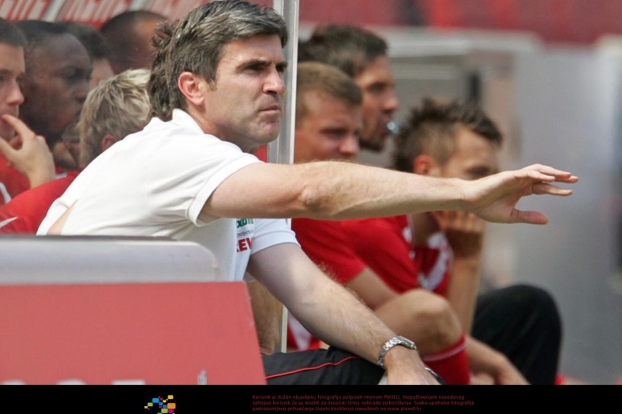 \'07.08.2010,  RheinEnergieStadion, Koeln, GER, 1.FBL, 1. FC Koeln - Sampdoria Genua, Vorbereitung, im Bild: Zvonimir Soldo (Trainer Koeln)  Foto Uu0300 nph / Mueller *** Local Caption *** Fotos sind