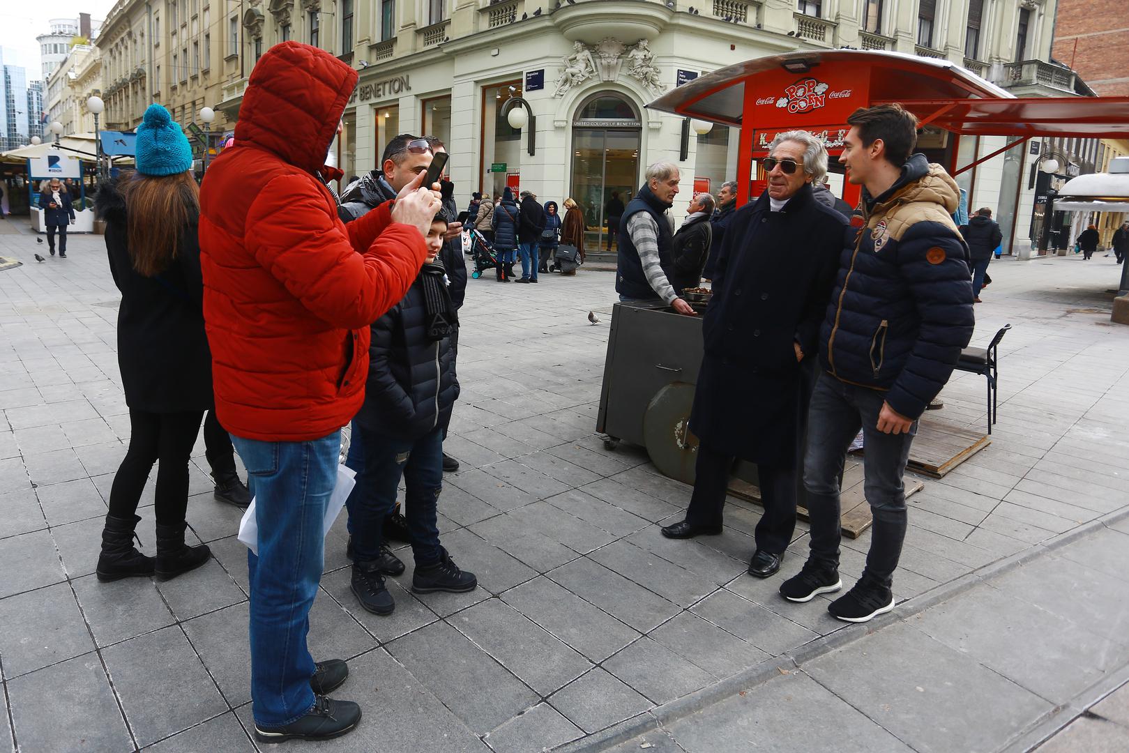 Toni se nedavno opet vratio manekenstvu i to zahvaljujući Varteksu. Ova modna kuća pozvala ga je da u njihovim odijelima prošeta modnom pistom.