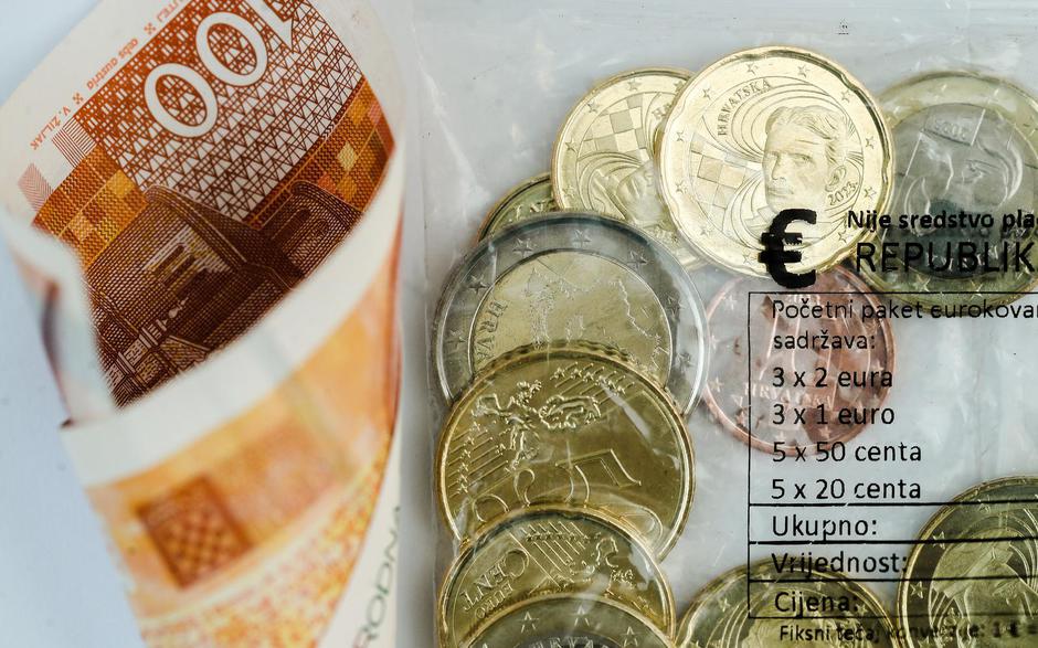 Ovo su paketi eurokovanica koji se mogu nabaviti od 1.12. za 100 kuna