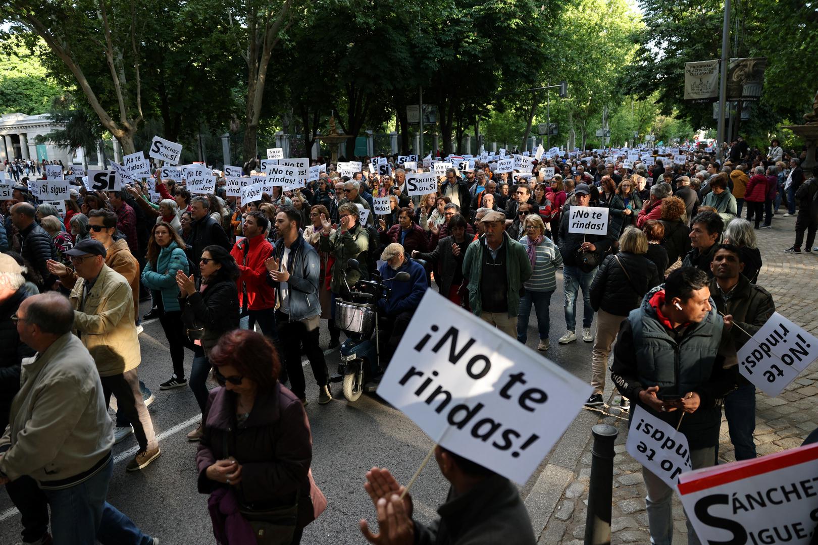 People march to show support for Spain's Prime Minister Pedro Sanchez, in Madrid, Spain, April 28, 2024. REUTERS/Violeta Santos Moura Photo: VIOLETA SANTOS MOURA/REUTERS