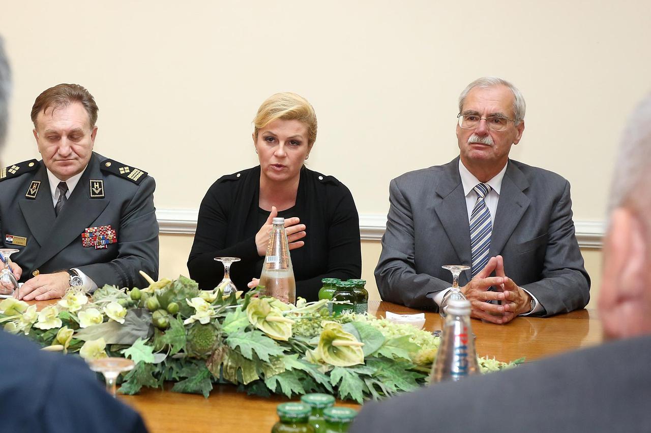 18.09.2015., Osijek - Predsjednica RH Kolinda Grabar-Kitarovic u zgradi Zupanije sastala se s Kriznim stozerom Osjecko-baranjske zupanije.  Photo: Davor Kibel/Glas Slavonije/PIXSELL