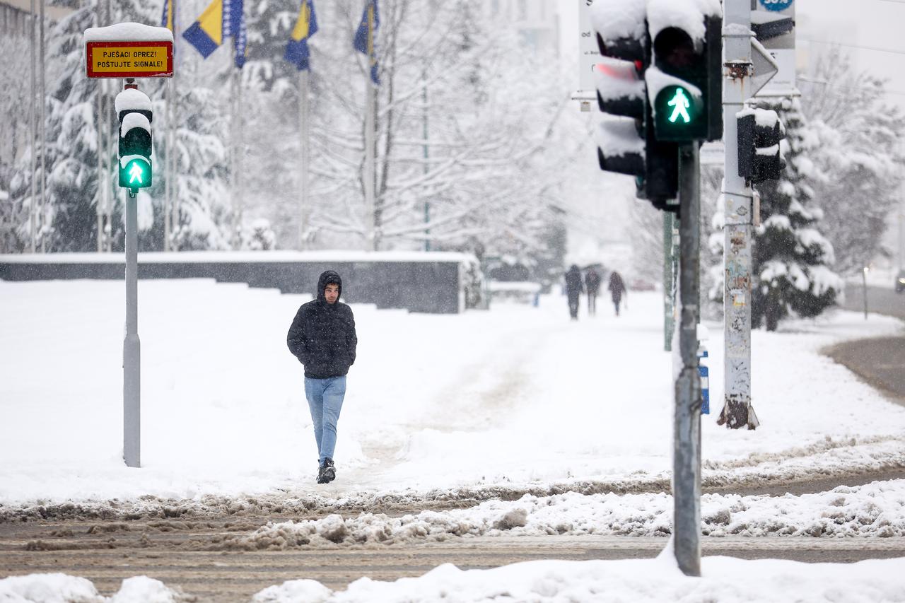 U Sarajevu jutros pada novi snijeg