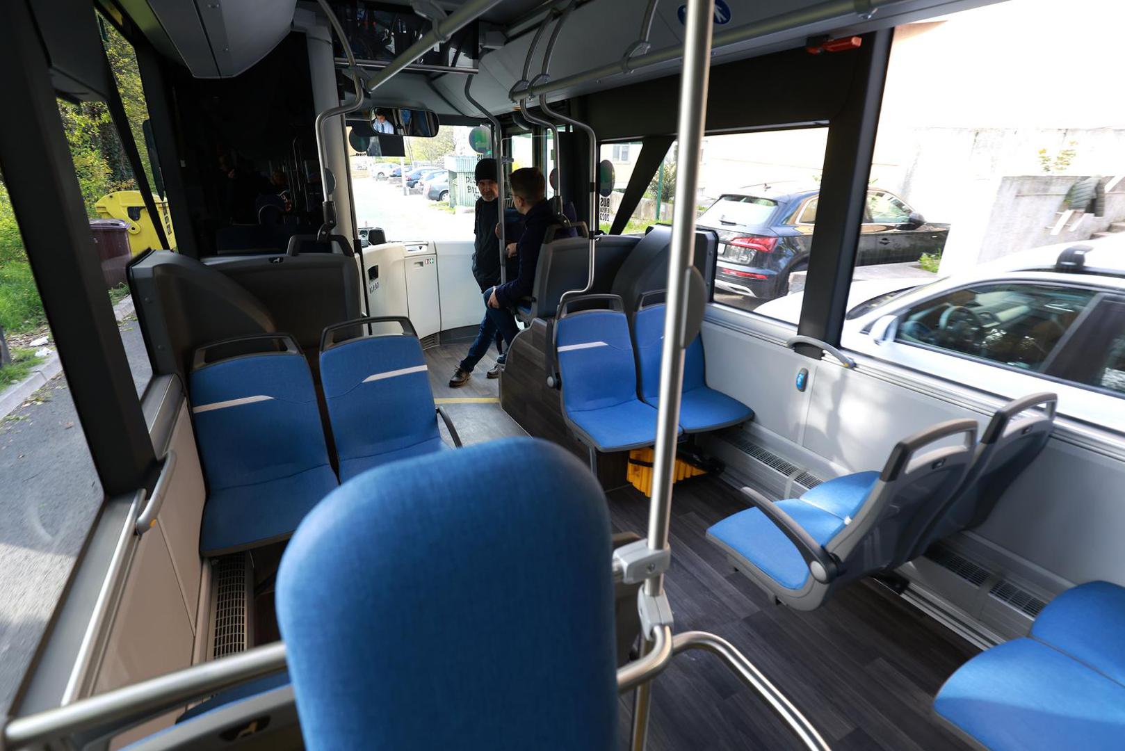 04.04.2023., Zagreb - Britanski trg. ZET testira elektricni autobus na liniji 138 za Zelengaj. Photo: Sanjin Strukic/PIXSELL