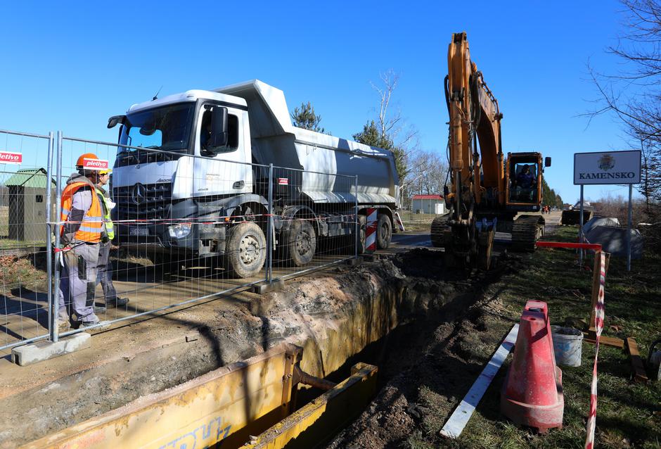 U tijeku su radovi u sklopu projekta Poboljšanje vodnokomunalne infrastrukture Karlovac - Duga Resa