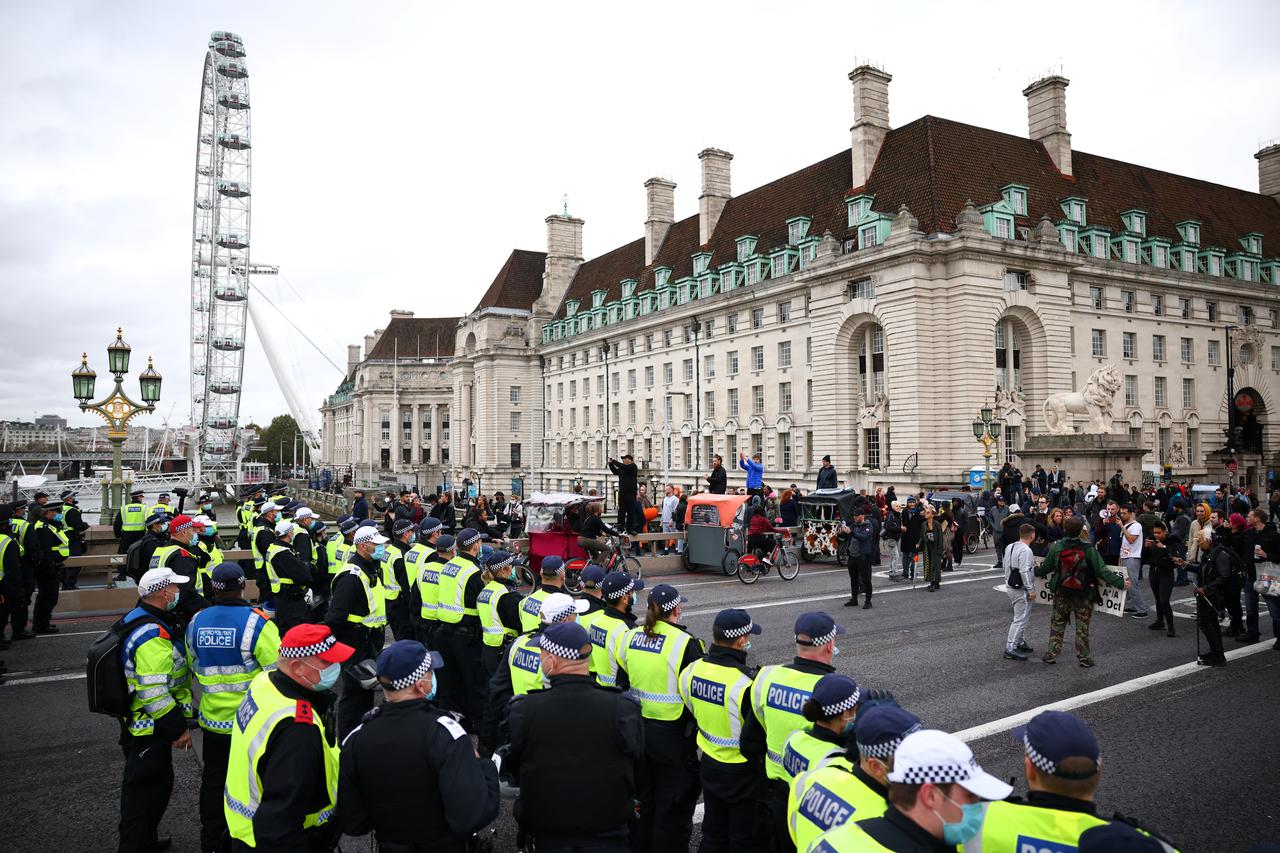 Prosvjed u Londonu protiv mjera