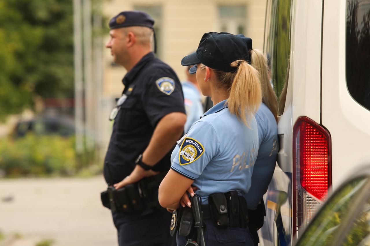 Zagreb: Policija na Trgu kralja Tomislava