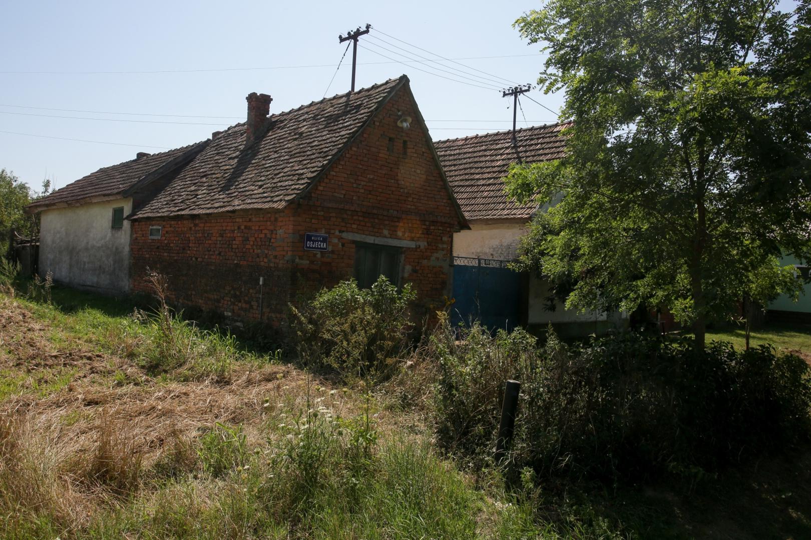 30.07.2020., Stari Mikanovci - Mjesto prometne nesrece u kojoj je zivot izgubilo cetiri mlade osobe. Photo: Dubravka Petric/PIXSELL