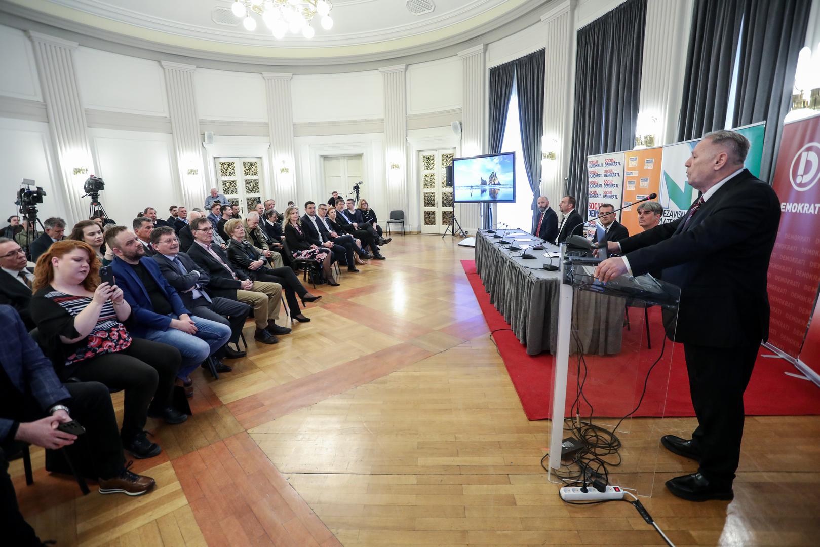 27.03.2024.,Zagreb, U dvorani HNDa potpisana  deklaracije o politickoj suradnji izmedju stranaka saveza Nasa Hrvatska koju cine Socijaldemokrati, Hrvatski laburisti – Stranka rada i Demokrati te stranaka IDS, PGS i Nezavisne platforme Sjever medjimurskog zupana Matije Posavca. Deklaraciju su potpisali, Davorko Vidovic, Matija Posavec, David Bregovac, Dalibor Paus i Darijo Vasilic.
Photo: Robert Anic/PIXSELL       Photo: Robert Anic/PIXSELL