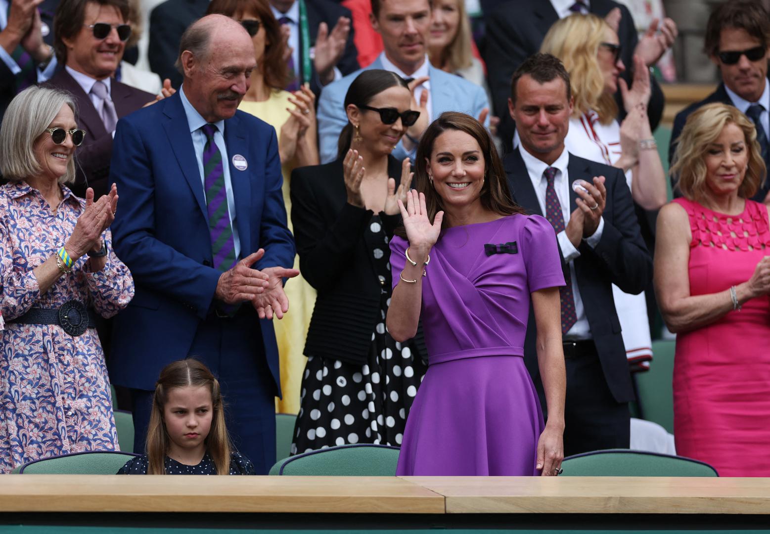 Kate Middleton stigla je na finale Wimbledona kako bi gledala meč između između Carlosa Alcaraza i Novaka Đokovića, te će na kraju pobjedniku uručiti i trofej. Ovo je njezino drugo pojavljivanje u javnosti otkako joj je ranije ove godine dijagnosticiran rak.