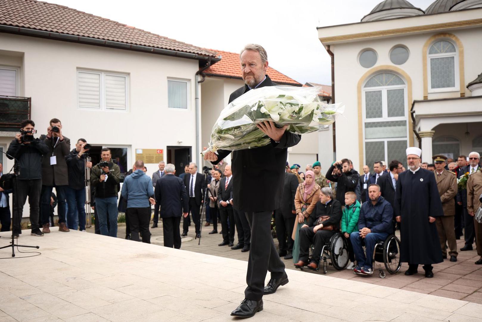 16.04.2022., Ahmici, Bosna i Hercegovina - Polaganjem cvijeca na spomen-obiljezje obiljezena 29. godisnjica masakra u selu Ahmici. Bakir Izetbegovic
 Photo: Armin Durgut/PIXSELL