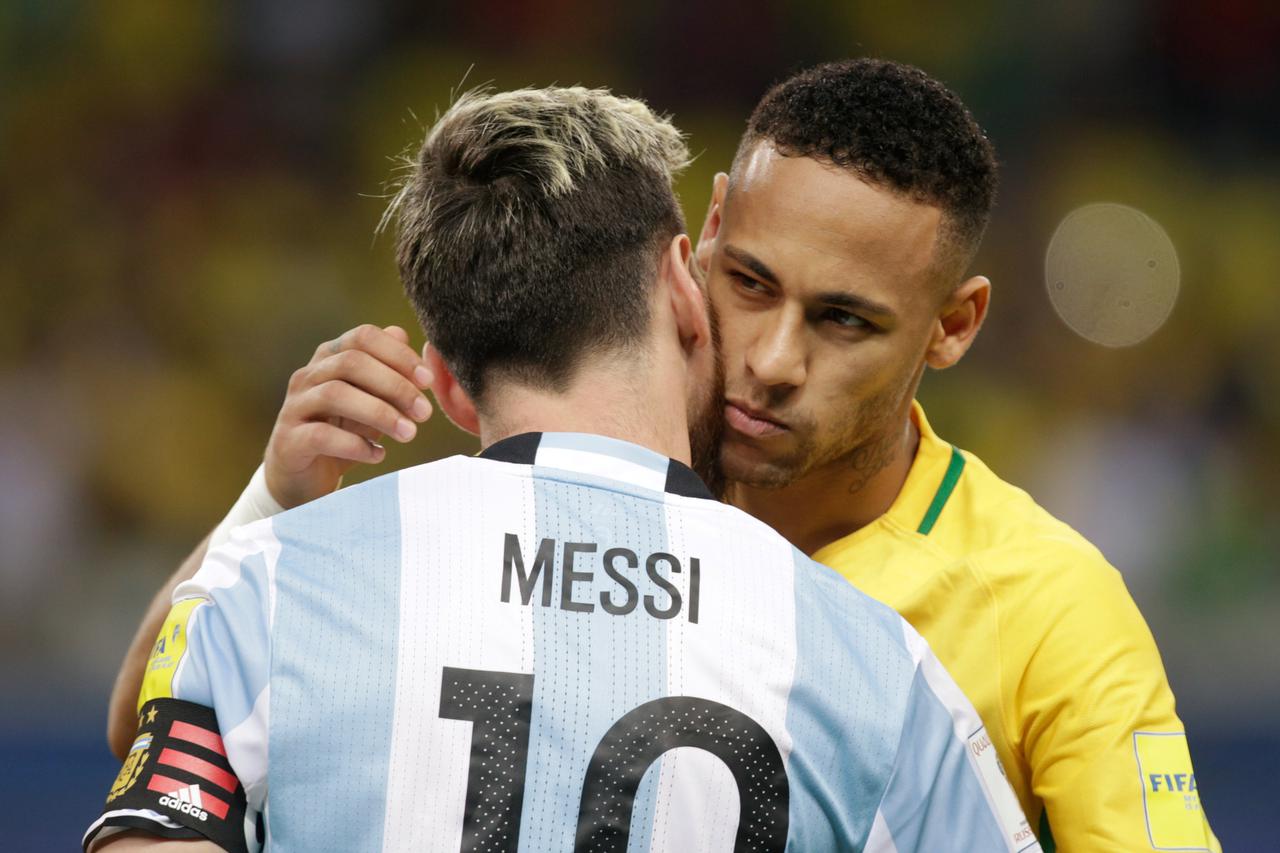 Football Soccer - Brazil v Argentina - World Cup 2018 Qualifiers - Mineirao stadium, Belo Horizonte, Brazil - 10/11/2016 - Brazil's Neymar (R) greets Argentina's Lionel Messi.  REUTERS/Cristiane Mattos  FOR EDITORIAL USE ONLY. NO RESALES. NO ARCHIVES.