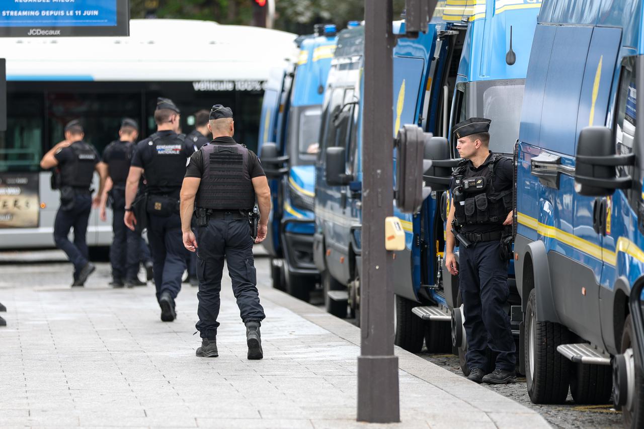 Pariz: Policija i vojska kod željezničke stanice nakon podmetnutih požara