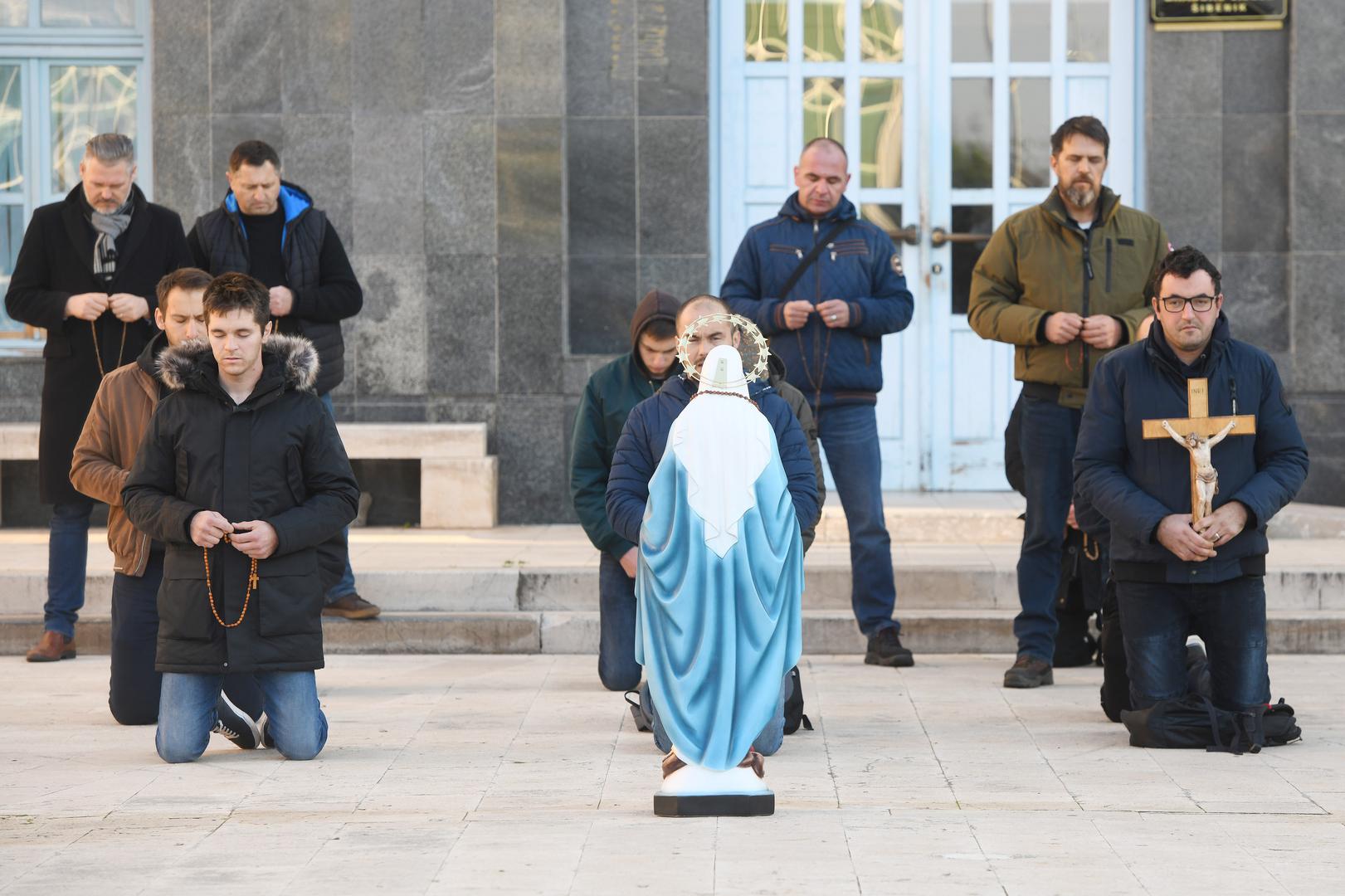 07.01.2023., Sibenik - U organiziciji  bratstvo ''Vitezovi Bezgrešnog Srca Marijina' krunica se molila i u Sibeniku. Photo: Hrvoje Jelavic/PIXSELL