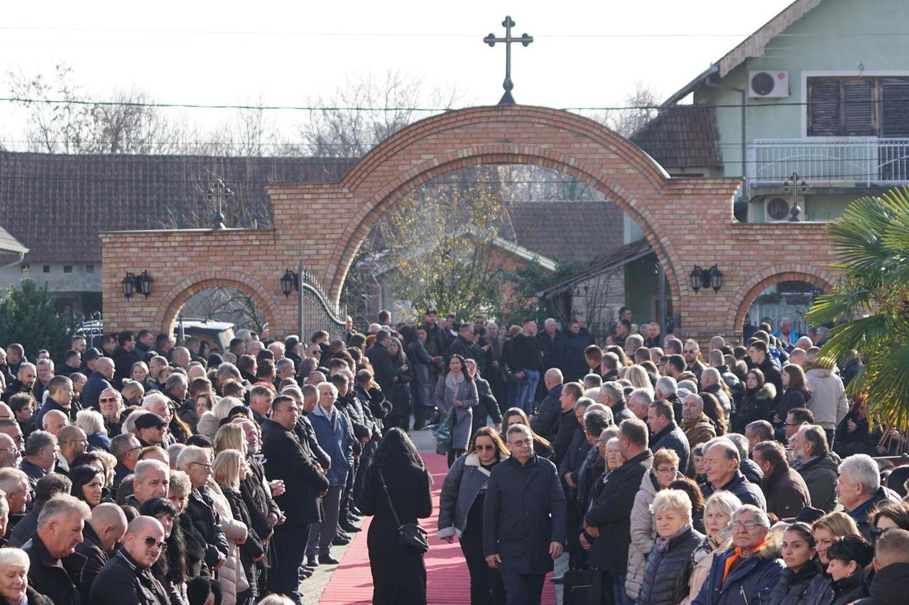 Končarevo: Dragan Marković Palma sahranjen je u rodnom selu u blizini Jagodine