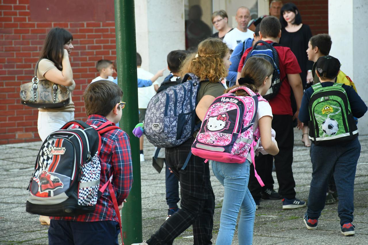 Sisak: Gradona?elnica Iki? Bani?ek obišla prvaši?e u OŠ 22. lipanj