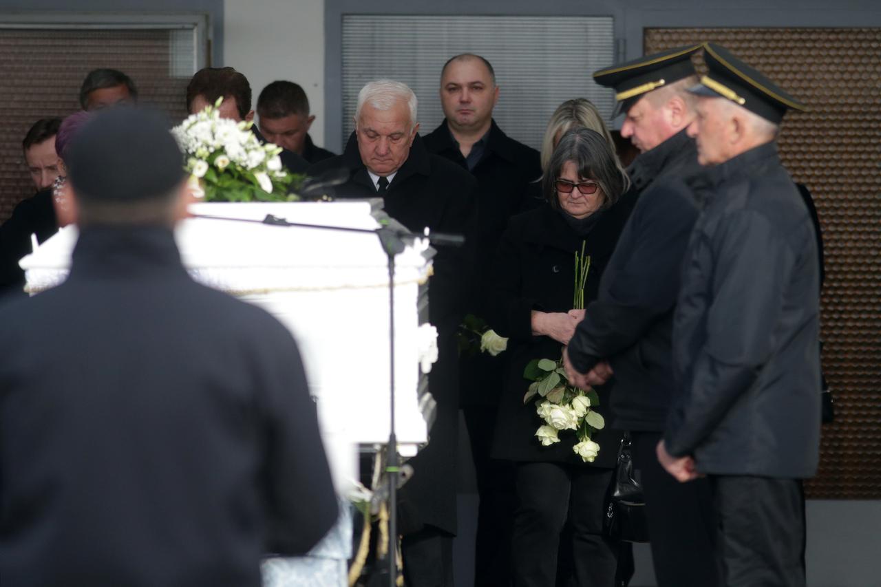 Osuđeni ubojica Srđan Mlađan ubio policajca i oteo obitelj, arhiva 2002.