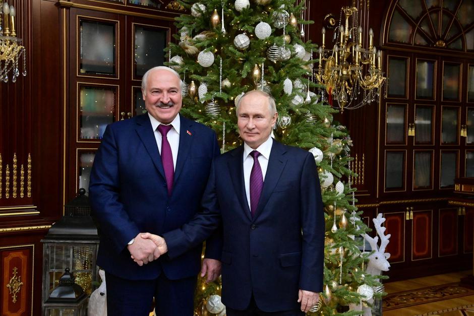 Russian President Vladimir Putin and Belarusian President Alexander Lukashenko meet in Minsk