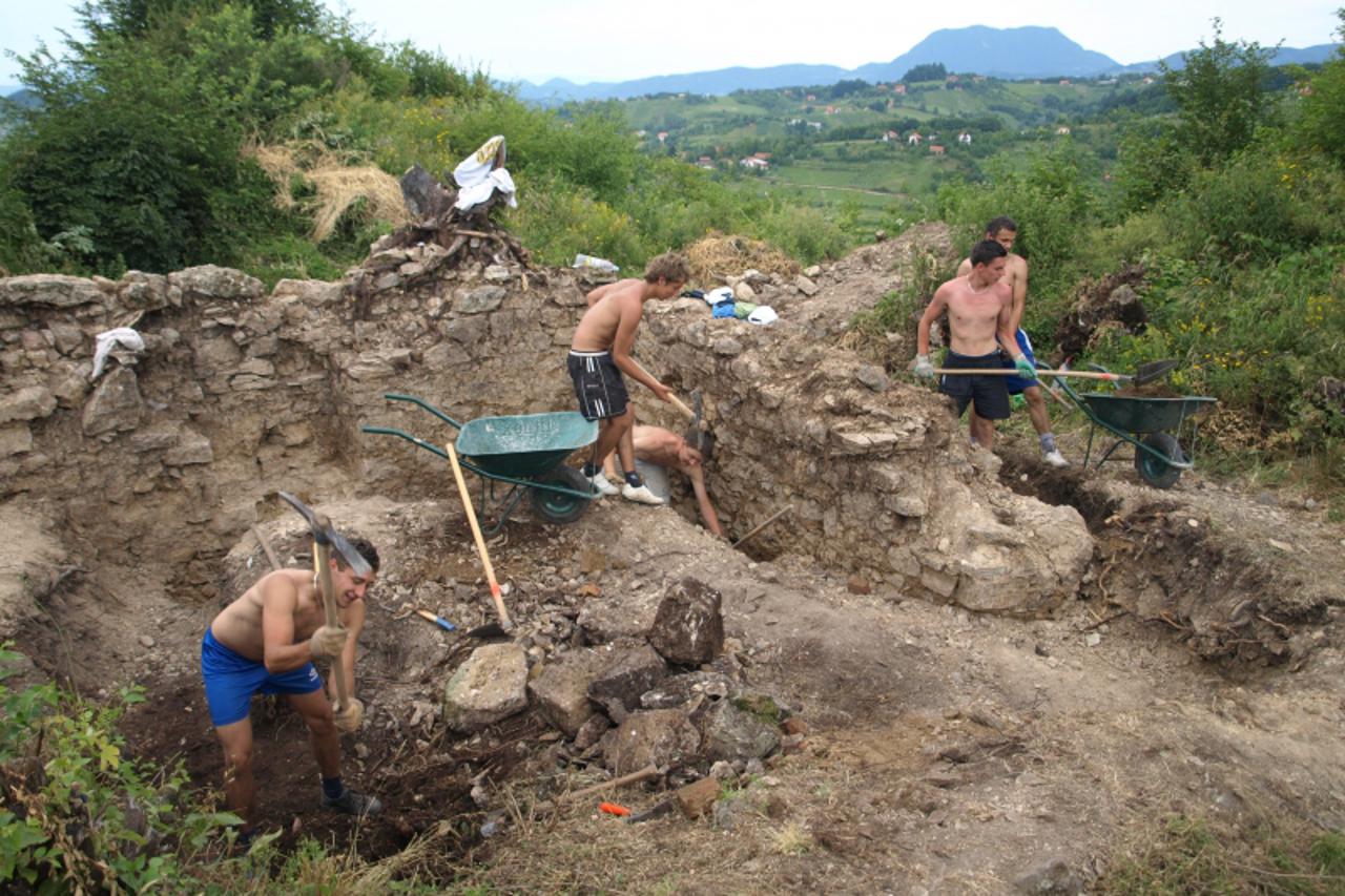 '06.07.2010. Kostelgrad, Pregrada - Radovi na obnovi stare utvrde Kostelgrad iznad Pregrade. Photo: Matija Topolovec/PIXSELL'