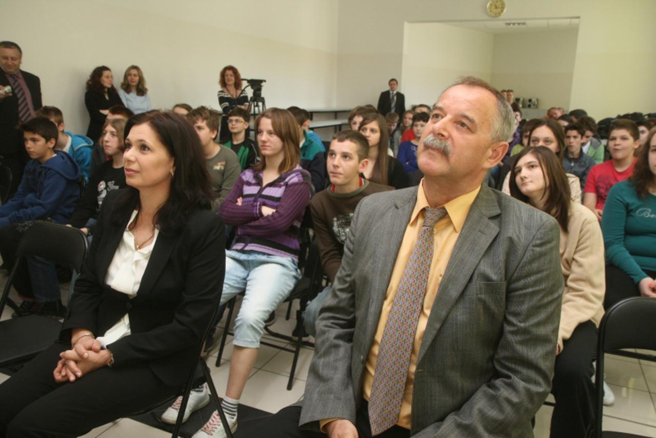 '15.04.2013.,Karlovac- Veleposlanika Brazila Luciana Gondim dolazi u Osnovnu skolu Braca Seljan povodom 130 godina postojanja skole. Dominik Grguric/PIXSELL'