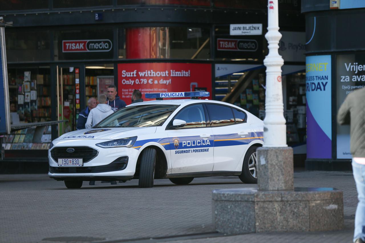 Zagreb: Policija osigurava centar grada uoči utakmice između Hrvatske i Škotske