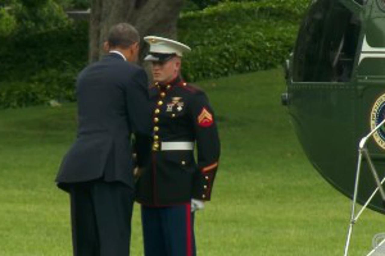 barack obama salutiranje