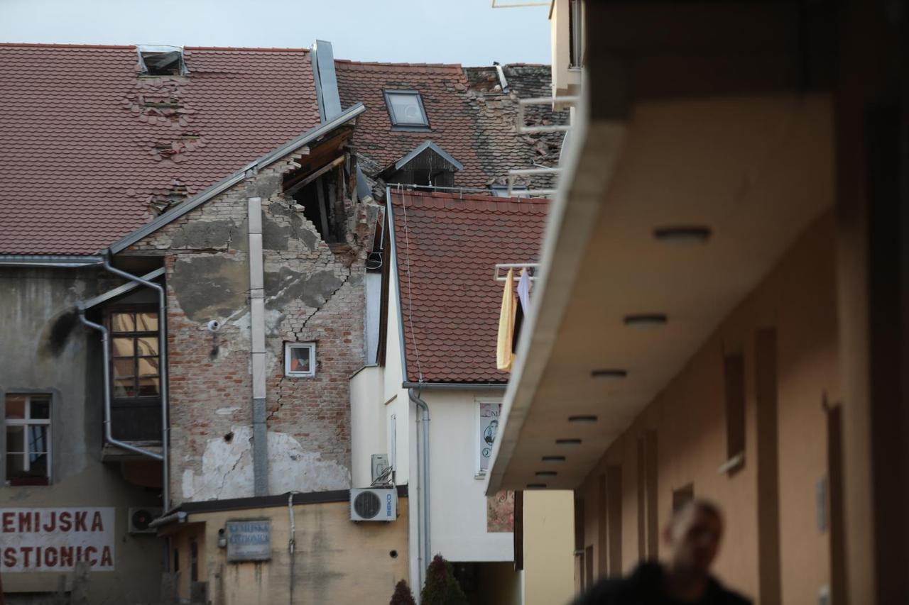 Posljedice razornog potresa u Sisku