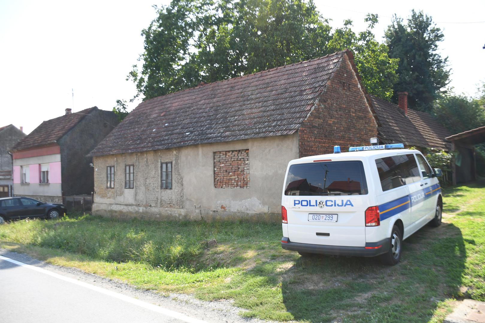 Nakon toga je otišao u kafić i čekao policiju koja ga je brzo uhitila. 