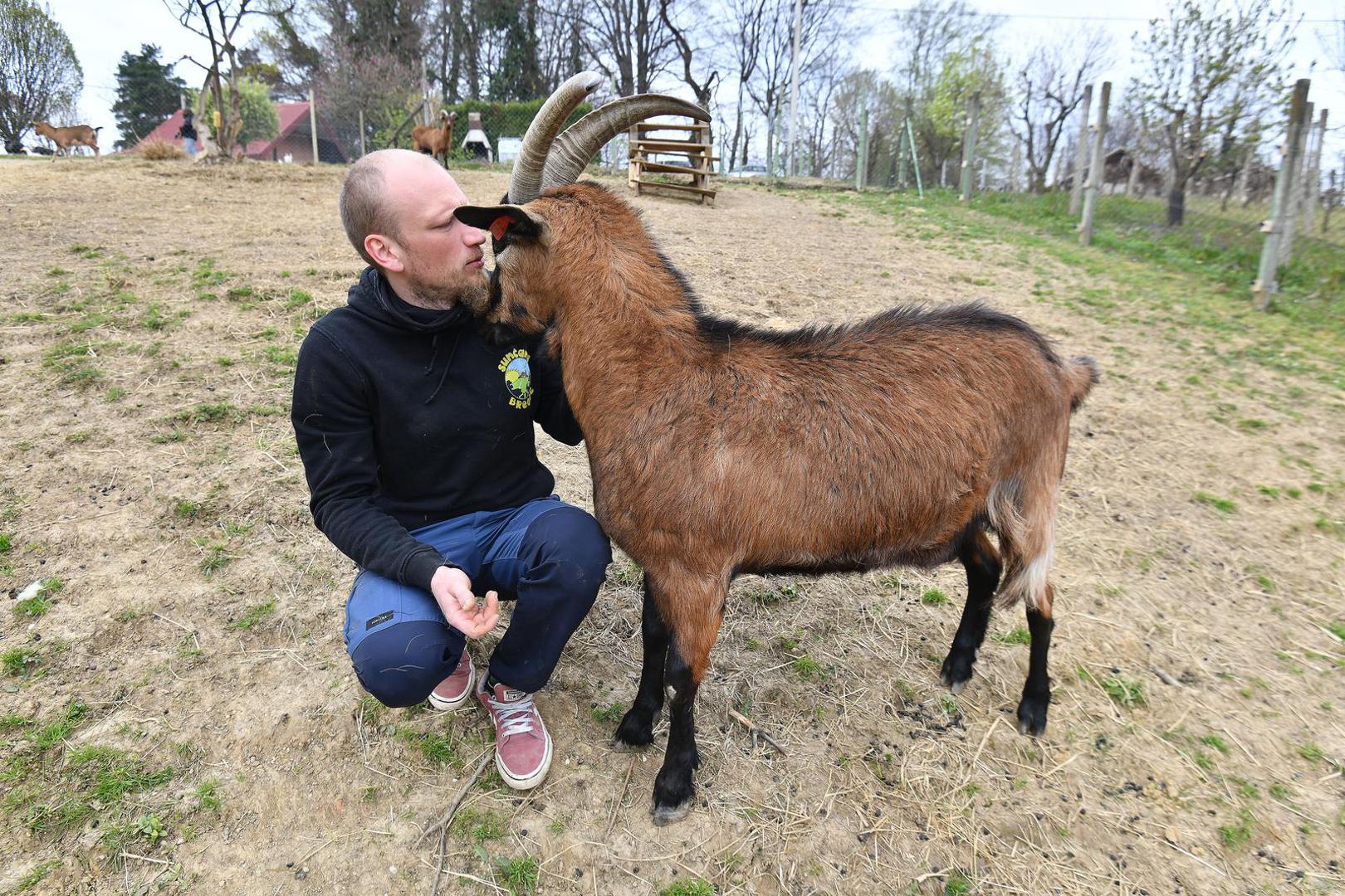 07.04.2023., Pescenica Vinicka - Nikola Bosak, vlasnik utocista za farmske zivotinje Suncani Bregec. Photo: Vjeran Zganec Rogulja/PIXSELL